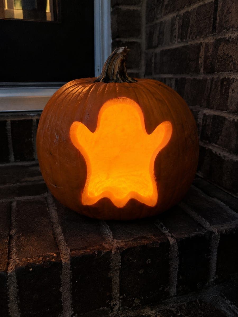 The Friendly Phantom pumpkin stencil